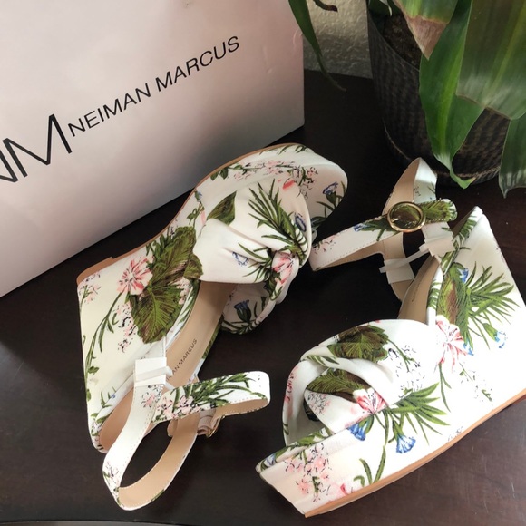 ❌❌SOLD❌❌Neiman Marcus Knotted Platform Wedge Espad - Picture 8 of 12